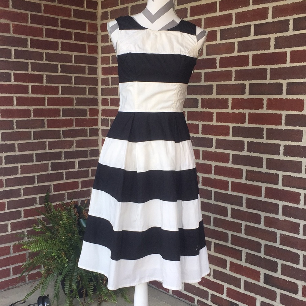 A line strapless midi dress